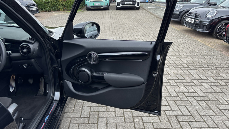 MINI Hatchback 1.5 Cooper Sport 5dr Petrol Hatchback